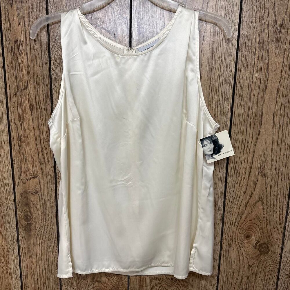 White vintage Jaclyn Smith tank top with a touch of elegance